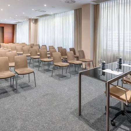 Hotel Ciudad De 4*