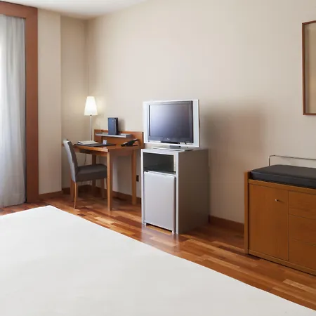 Otel Ciudad De 4*